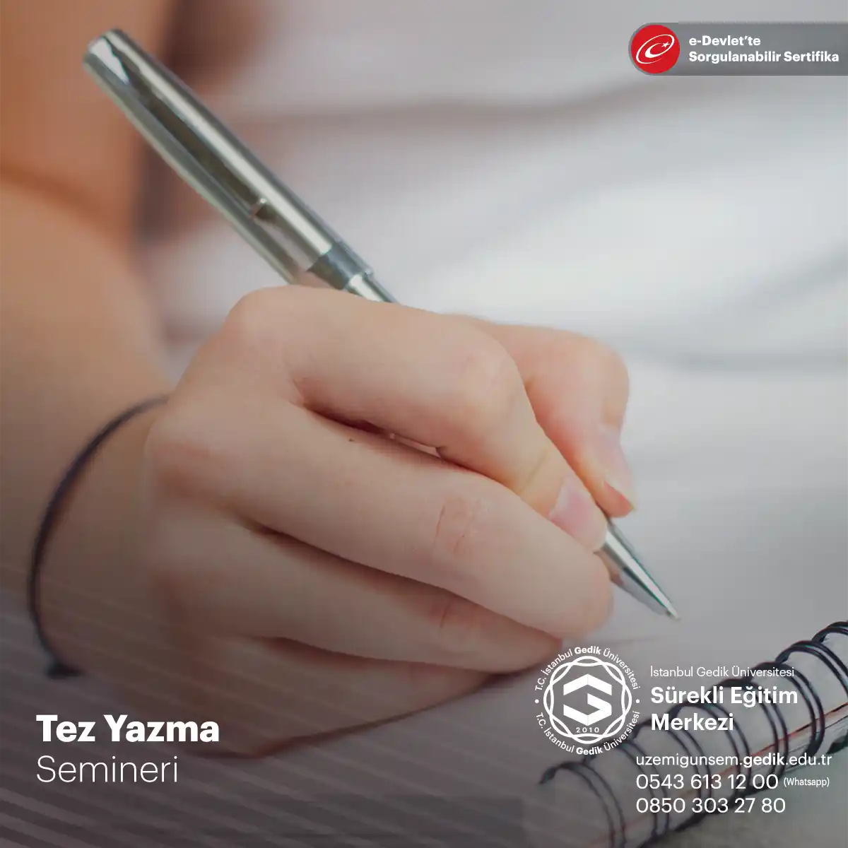 "Tez Yazma" semineri, katılımcılara akademik tezlerin etkili bir şekilde nasıl yazılacağına dair rehberlik eden ve araştırma becerilerini geliştirmelerine yardımcı olan önemli bir eğitim programıdır.